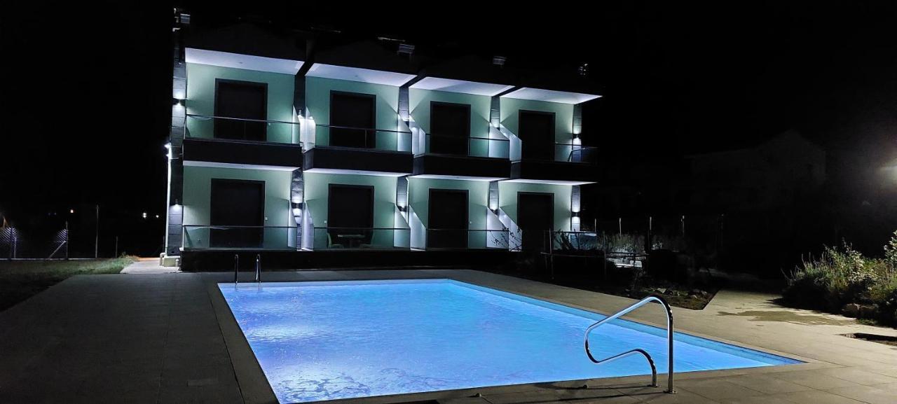 Paramithi Luxury Apartments Nikiti  Bagian luar foto
