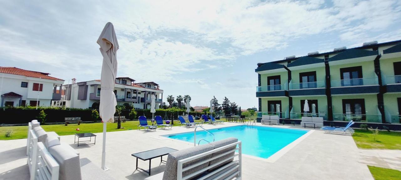 Paramithi Luxury Apartments Nikiti  Bagian luar foto