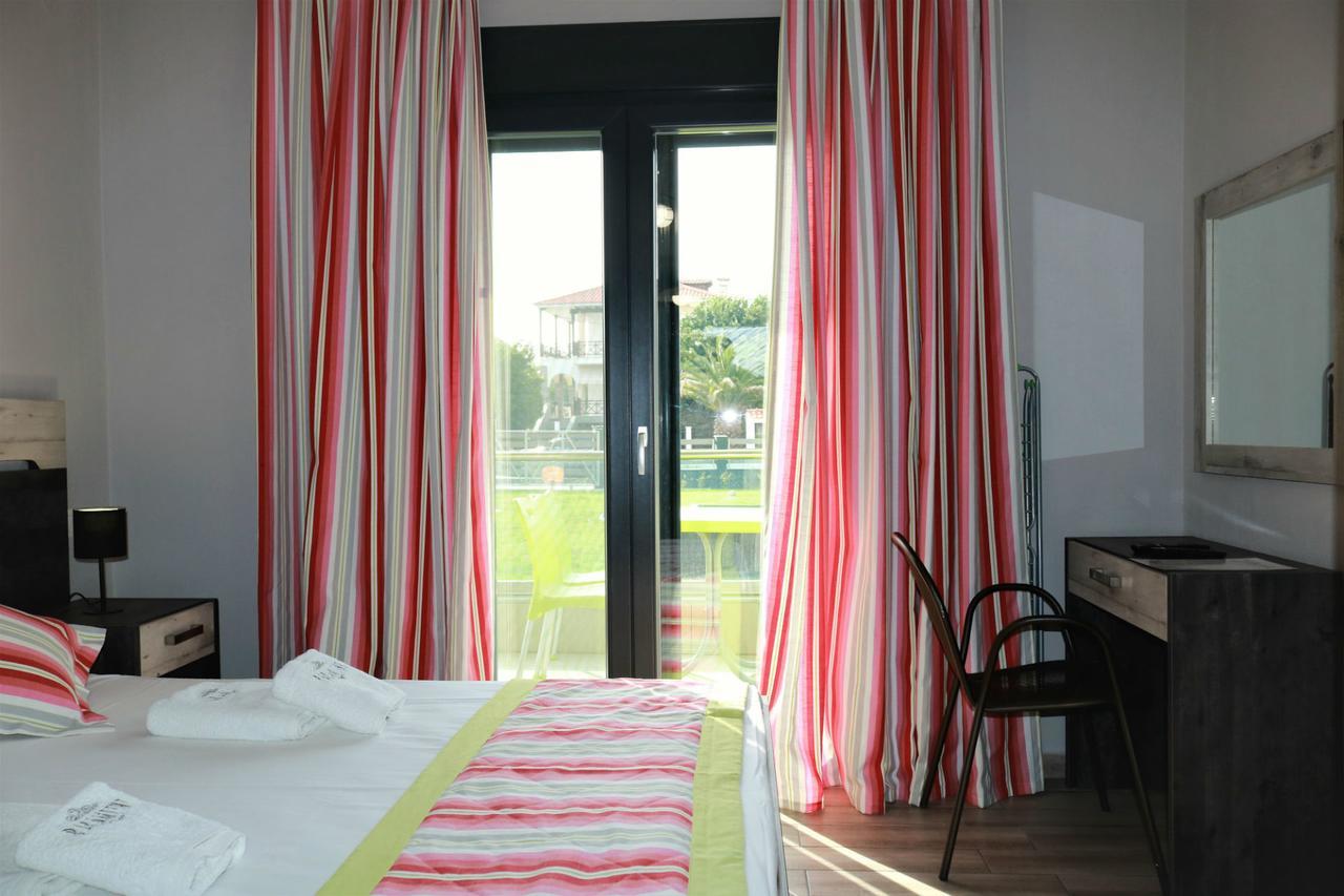 Paramithi Luxury Apartments Nikiti  Bagian luar foto