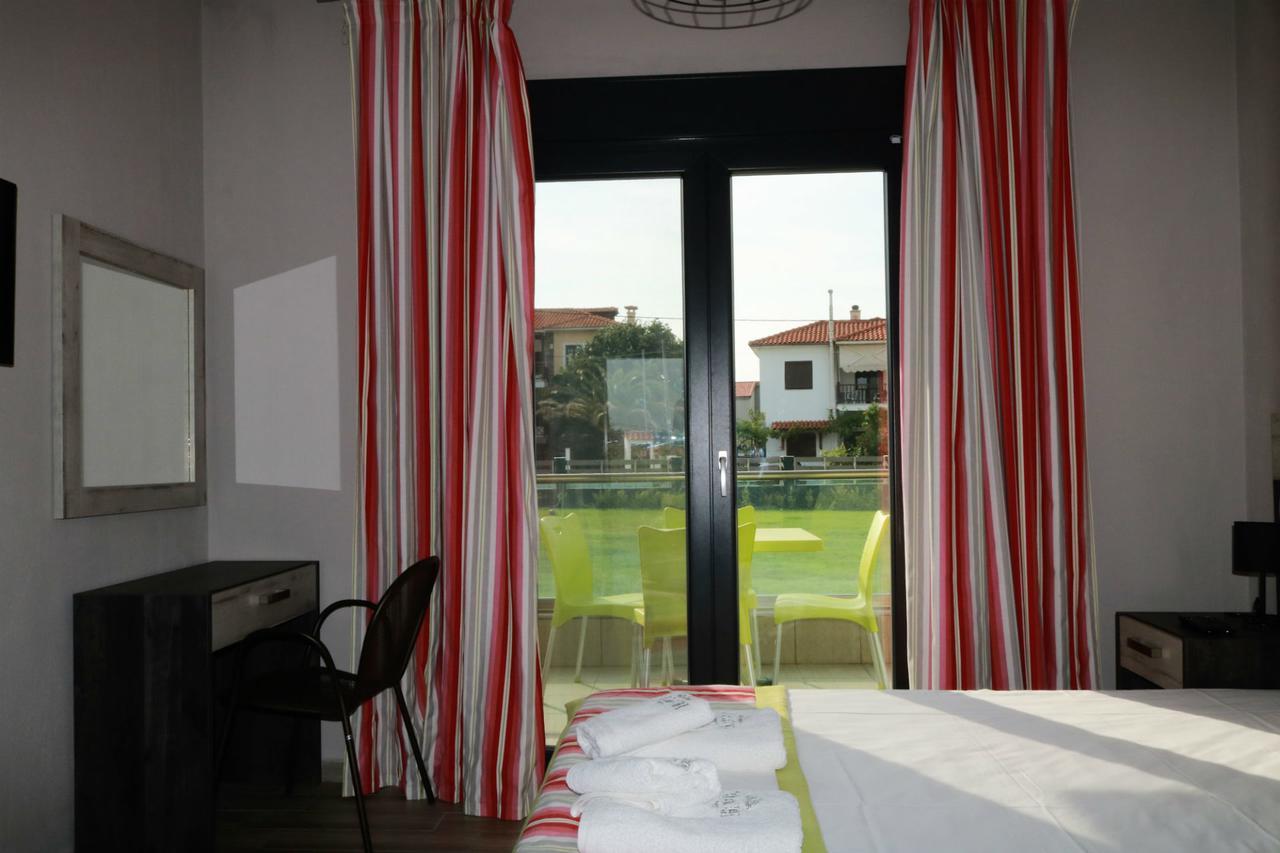 Paramithi Luxury Apartments Nikiti  Bagian luar foto